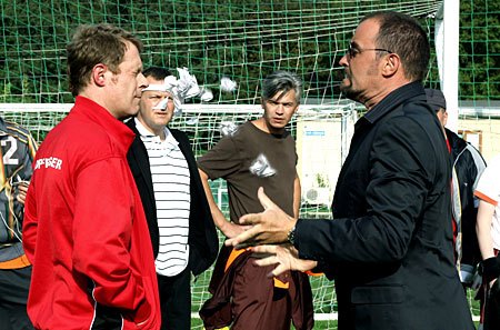Andreas Lust und Jrgen Maurer in "FC RCKPASS" - Regie: Leo Bauer